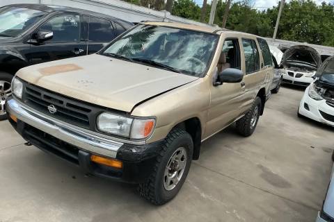 Photo of 1999 Nissan Pathfinder
