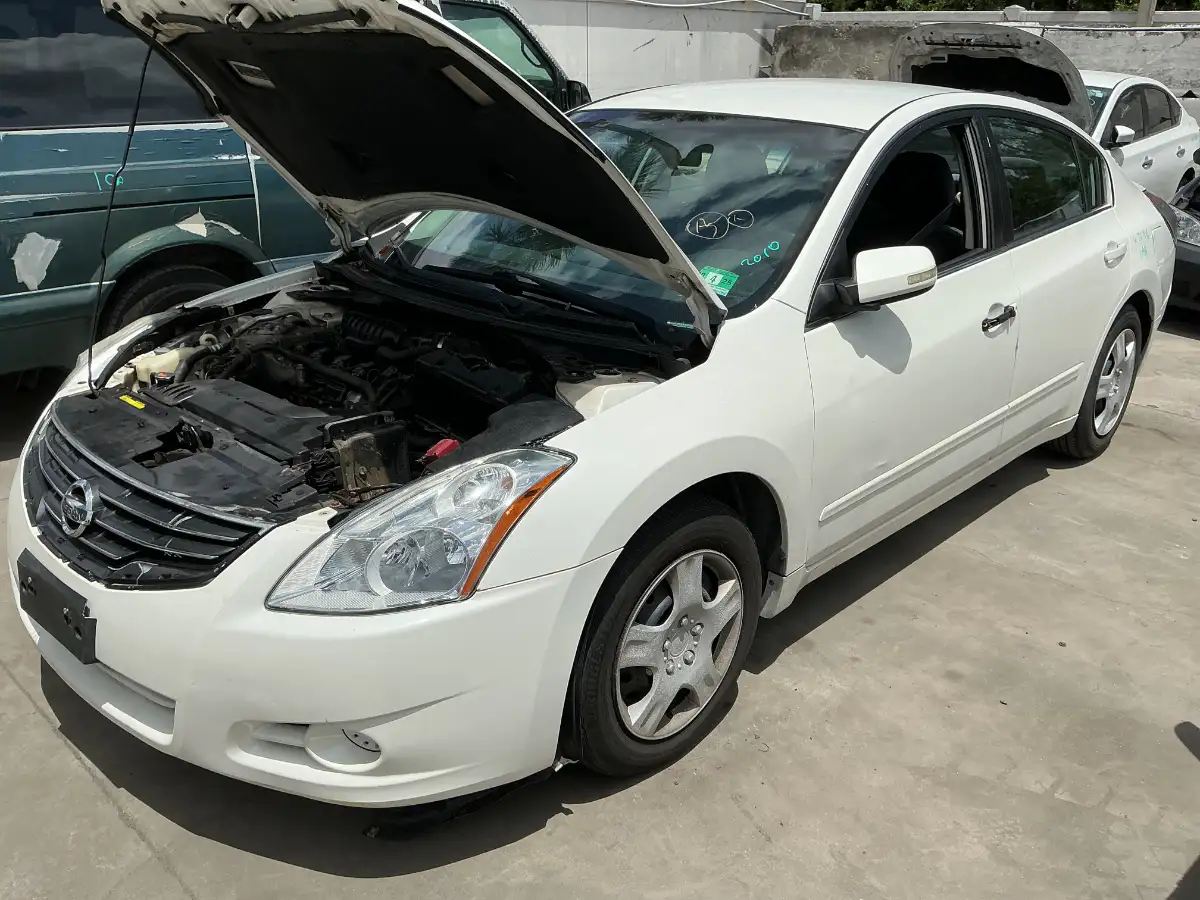 Photo of 2010 Nissan Altima