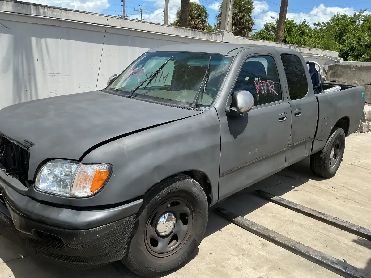 Photo of 2000 Toyota Tundra