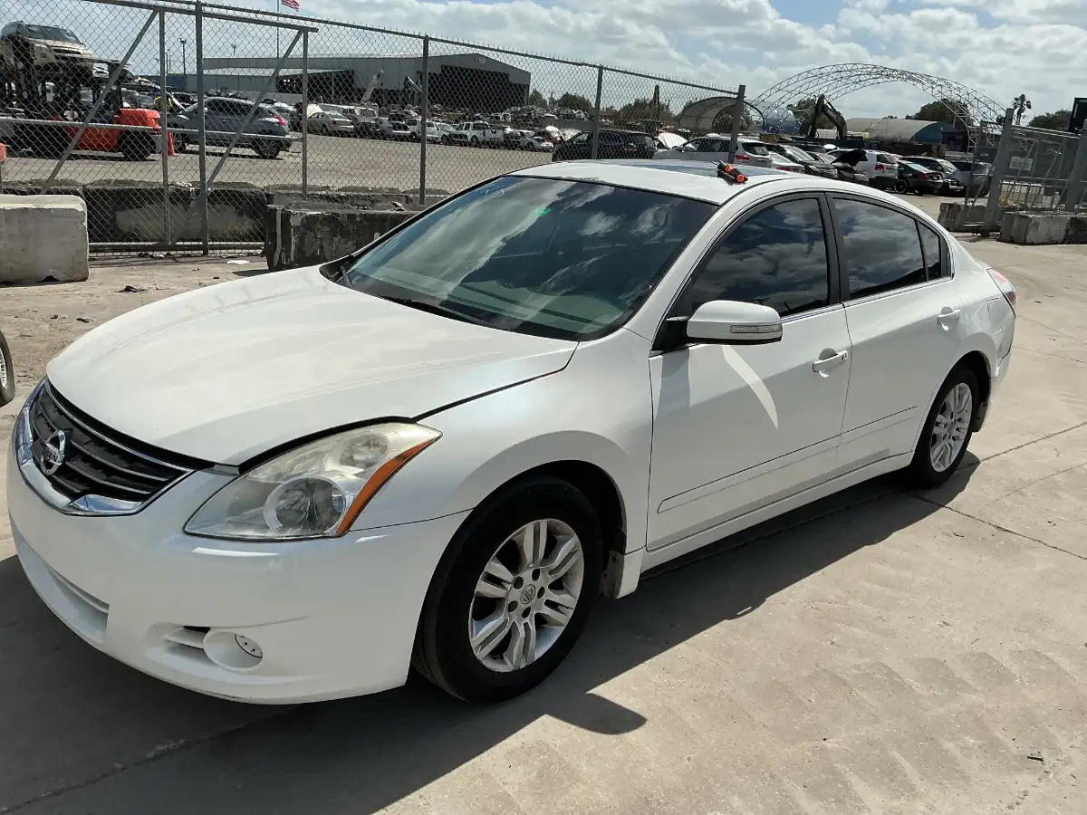 Photo of 2010 Nissan Altima