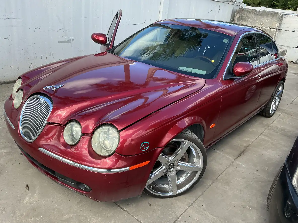 Photo of 2005 Jaguar S-Type