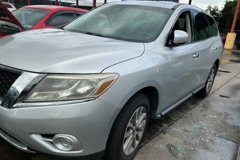 Photo of 2014 Nissan Pathfinder