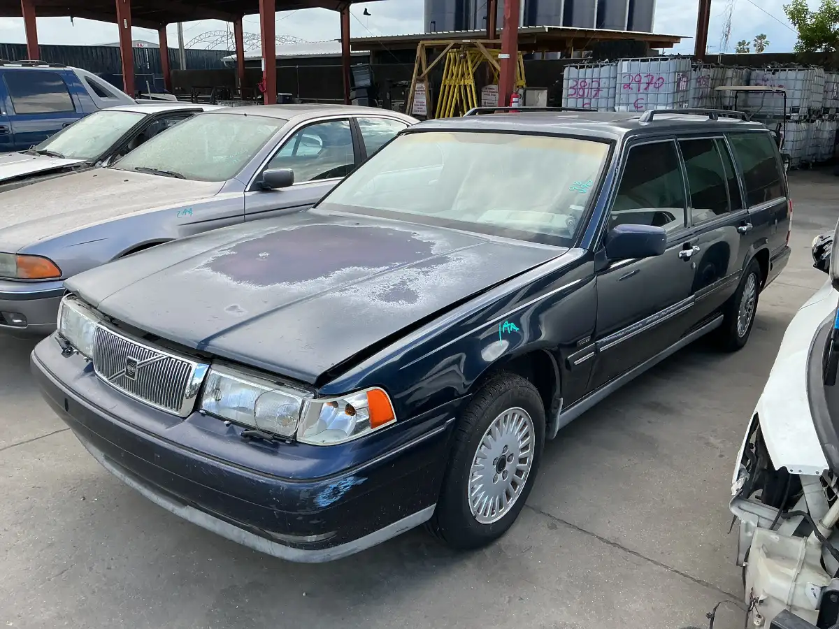 Photo of 1998 Volvo V90