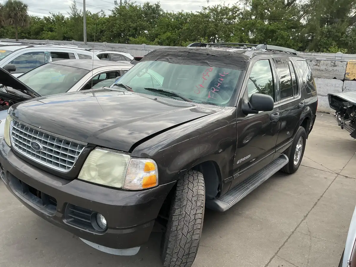 Photo of 2005 Ford Explorer