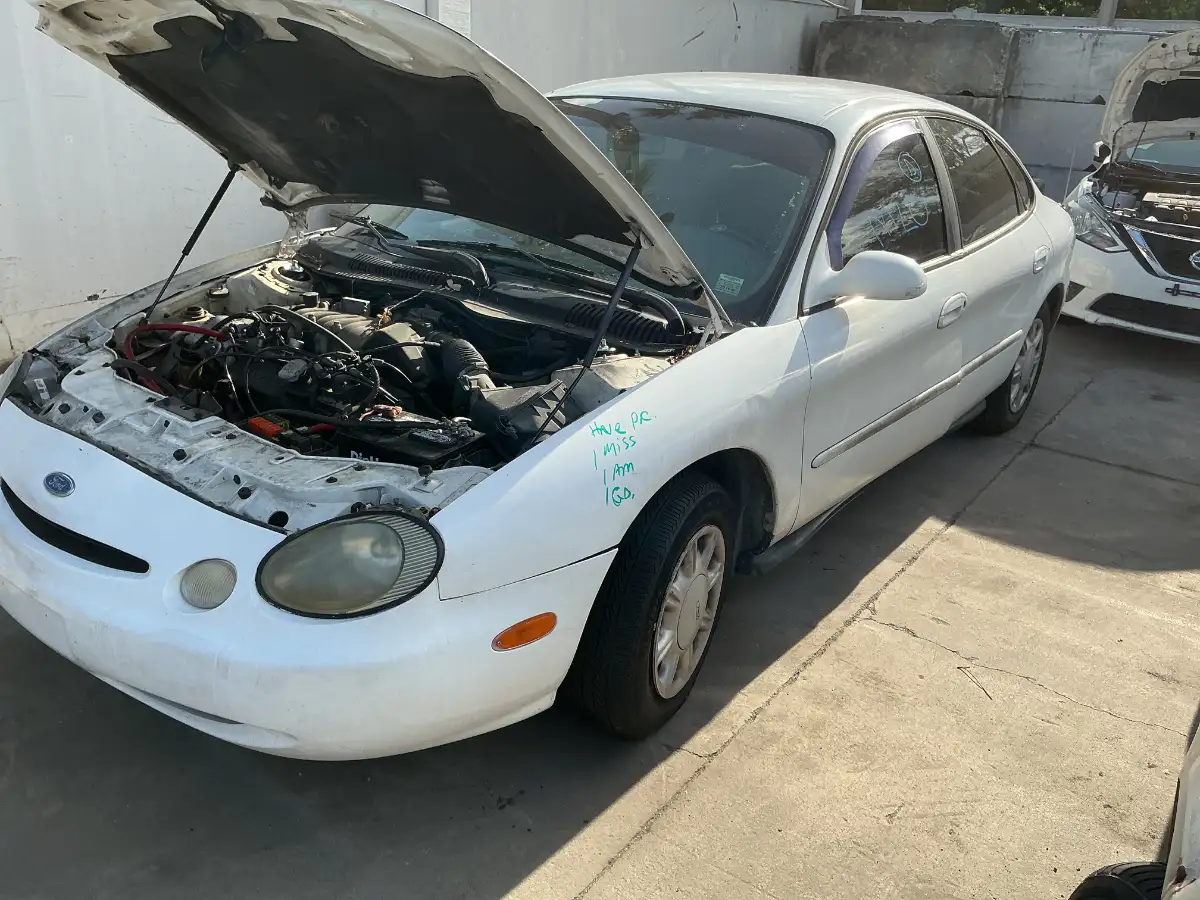 Photo of 1996 Ford Taurus