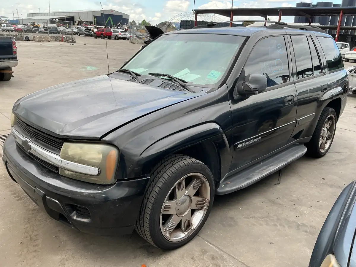Photo of 2002 Chevrolet Trailblazer