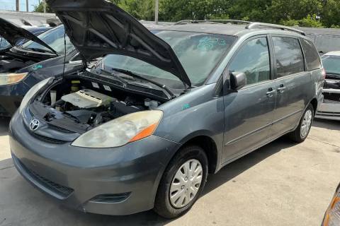 Photo of 2006 Toyota Sienna