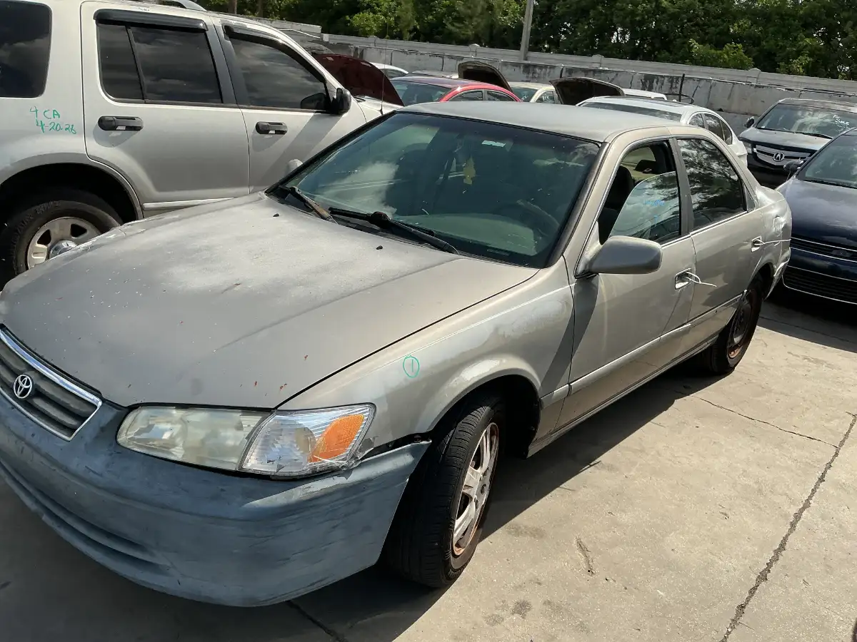 Photo of 2000 Toyota Camry