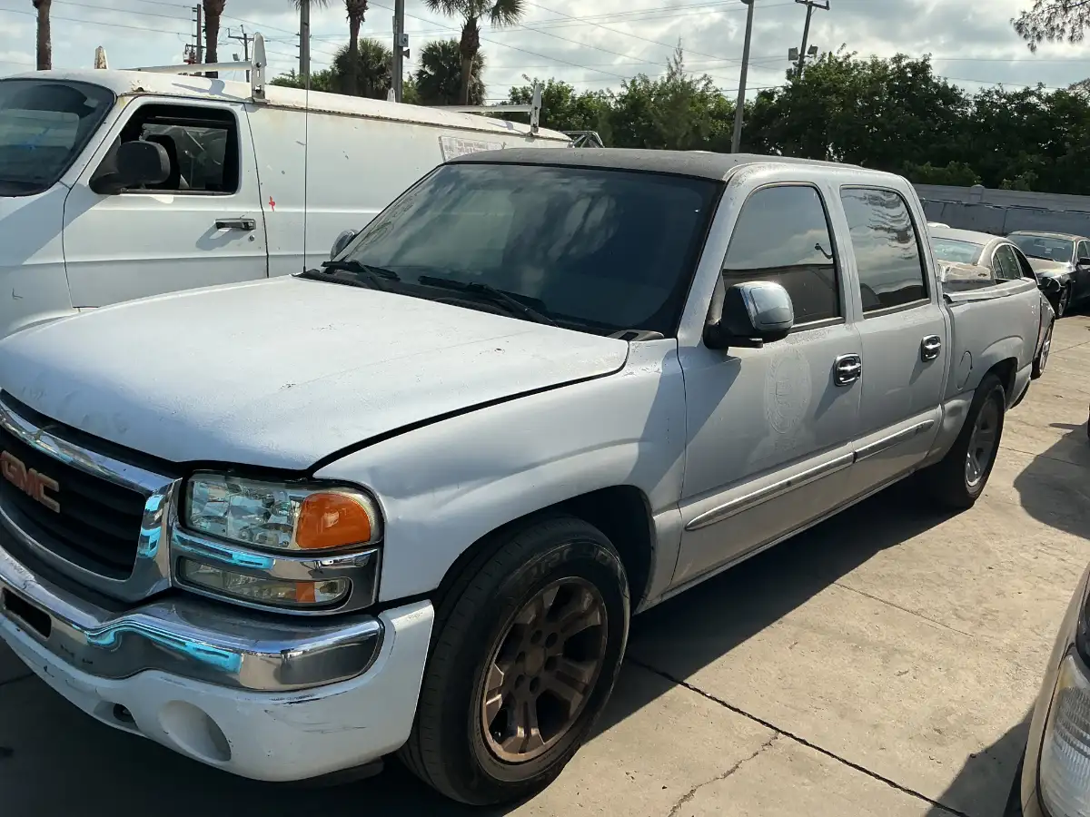 Photo of 2005 Gmc Sierra 1500