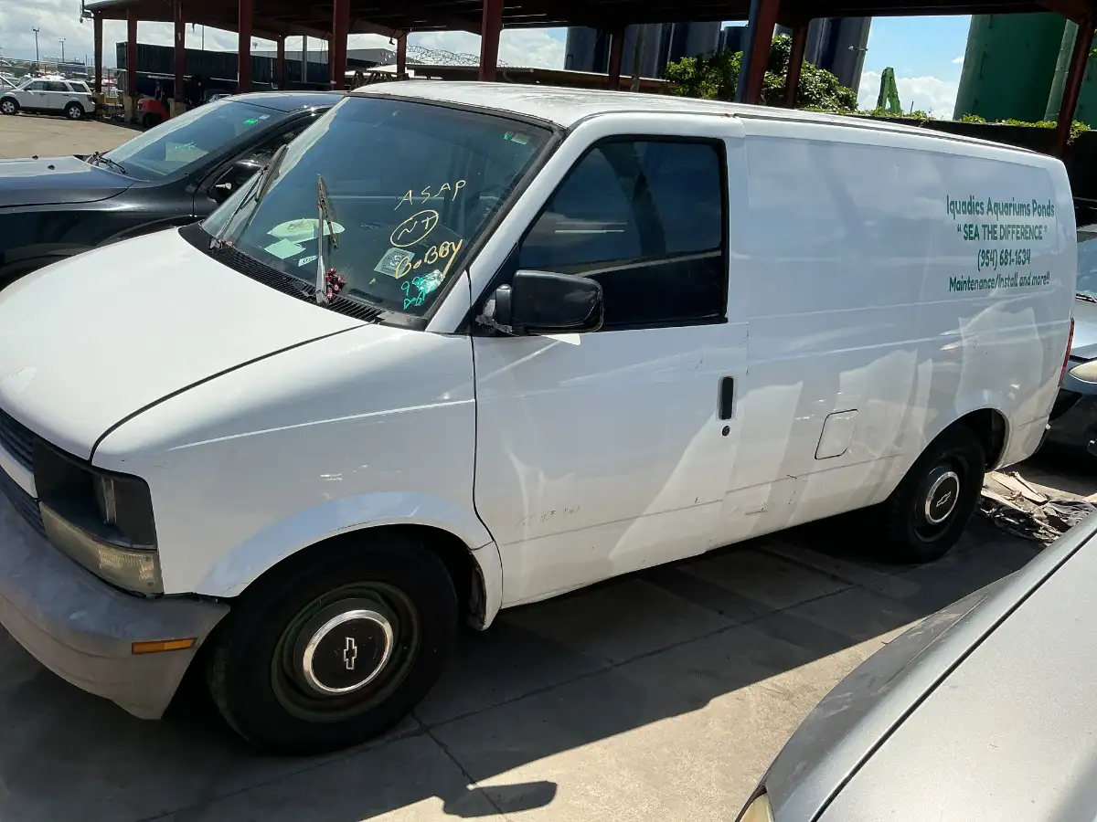 Photo of 1999 Chevrolet Astro Van