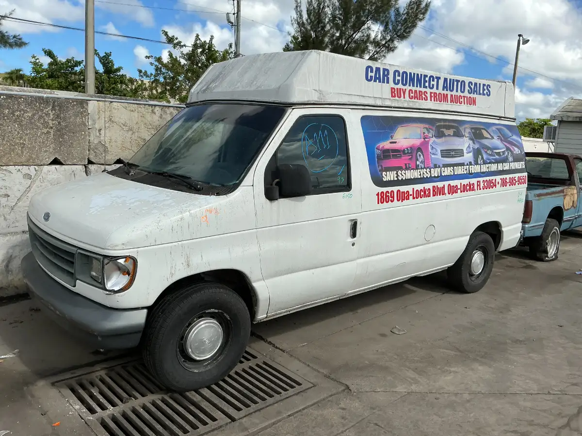 Photo of 1993 Ford E-150