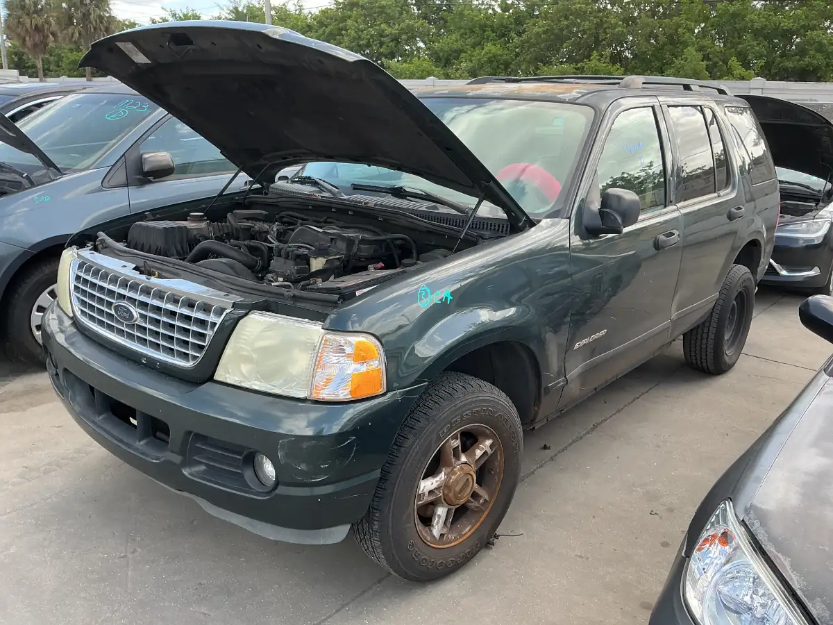 Photo of 2004 Ford Explorer