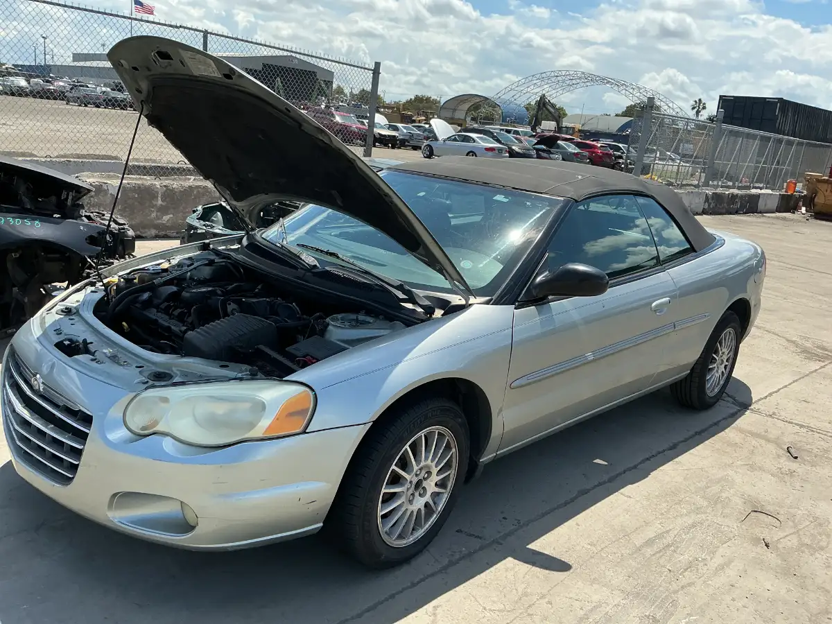 Photo of 2005 Chrysler Sebring
