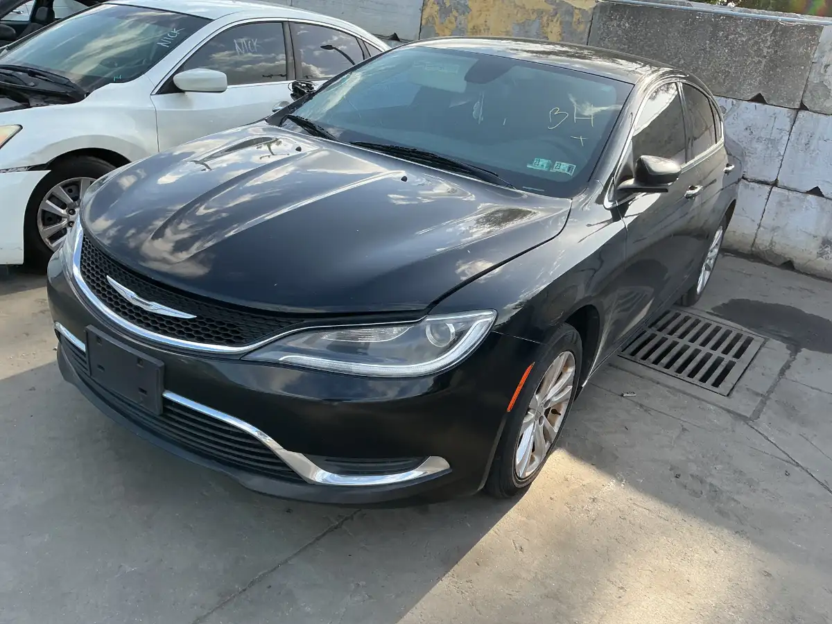 Photo of 2015 Chrysler 200