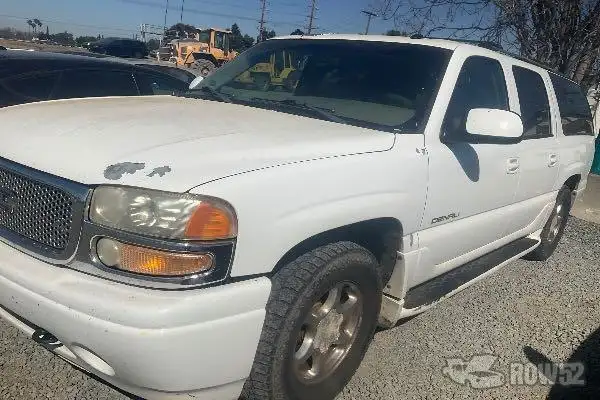 Photo of 2003 GMC Yukon Denali