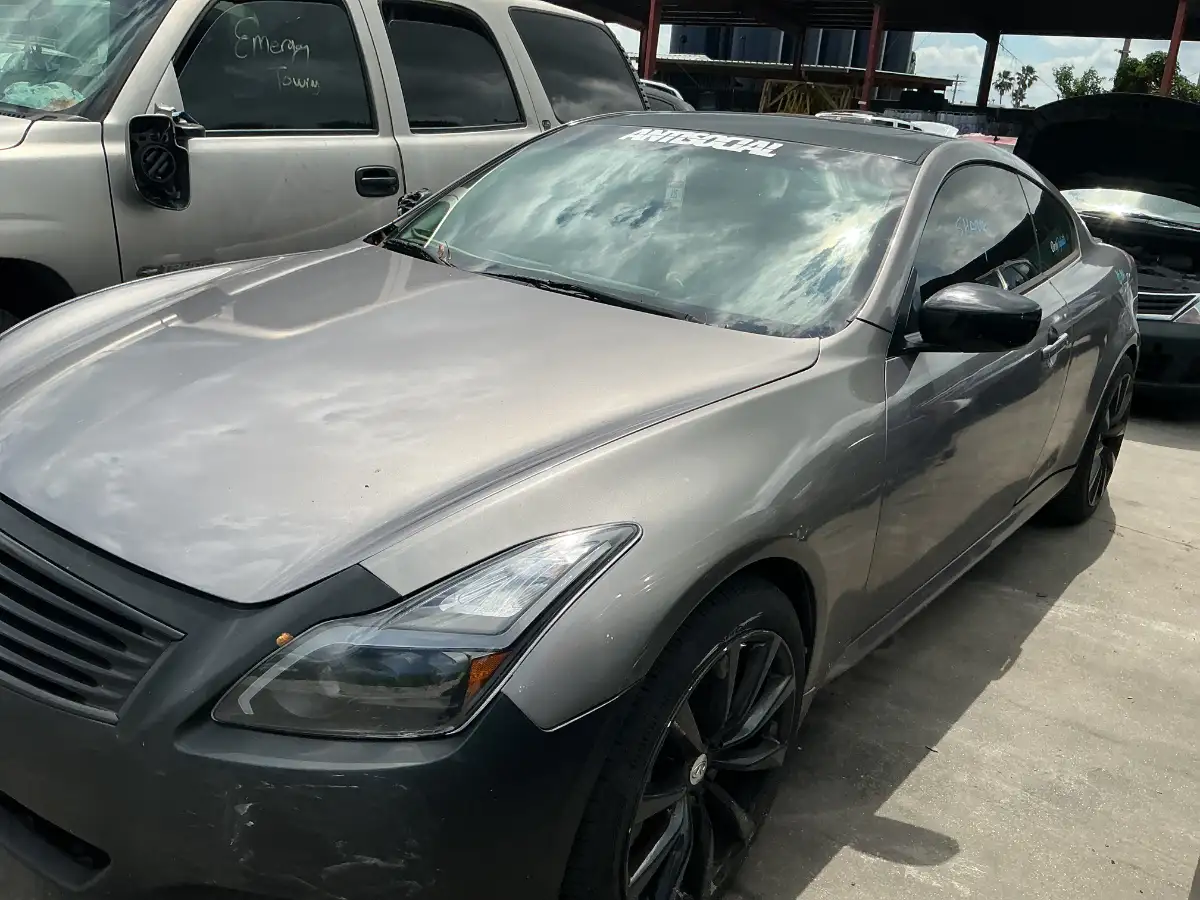Photo of 2010 Infiniti G37