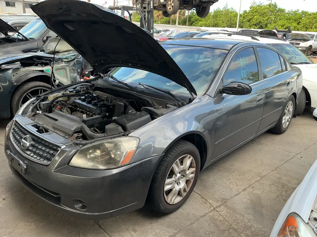 Photo of 2005 Nissan Altima