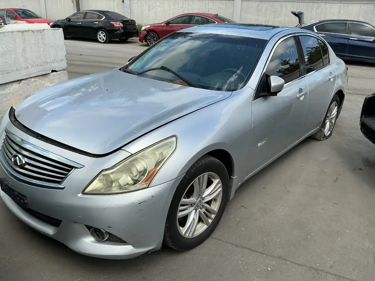 Photo of 2011 Infiniti G37X