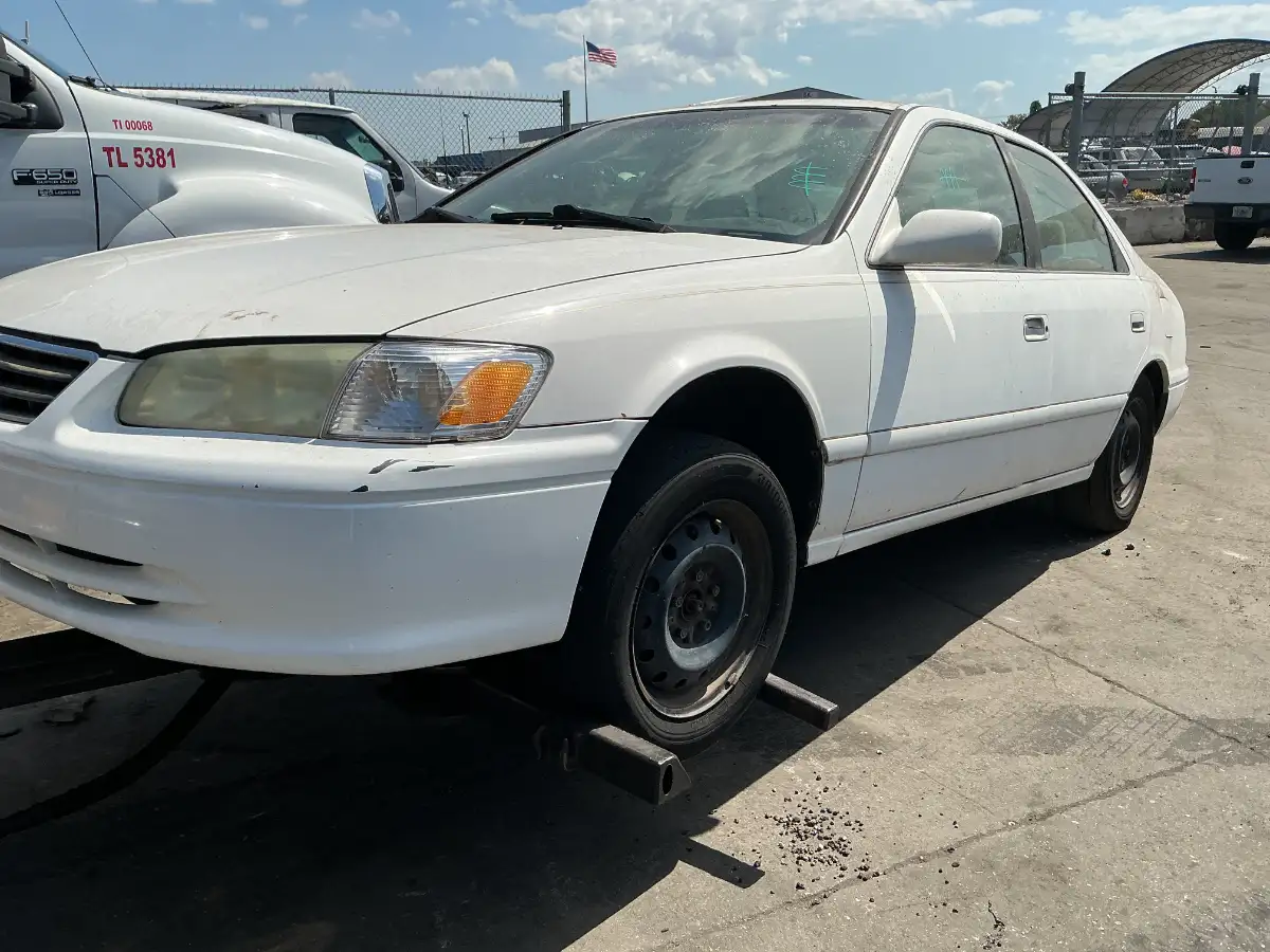 Photo of 2000 Toyota Camry