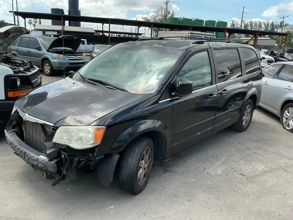 Photo of 2008 Chrysler Town & Country