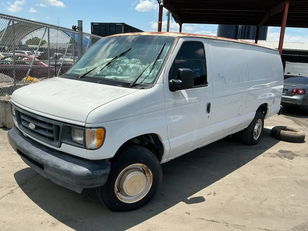 Photo of 2003 Ford Econoline