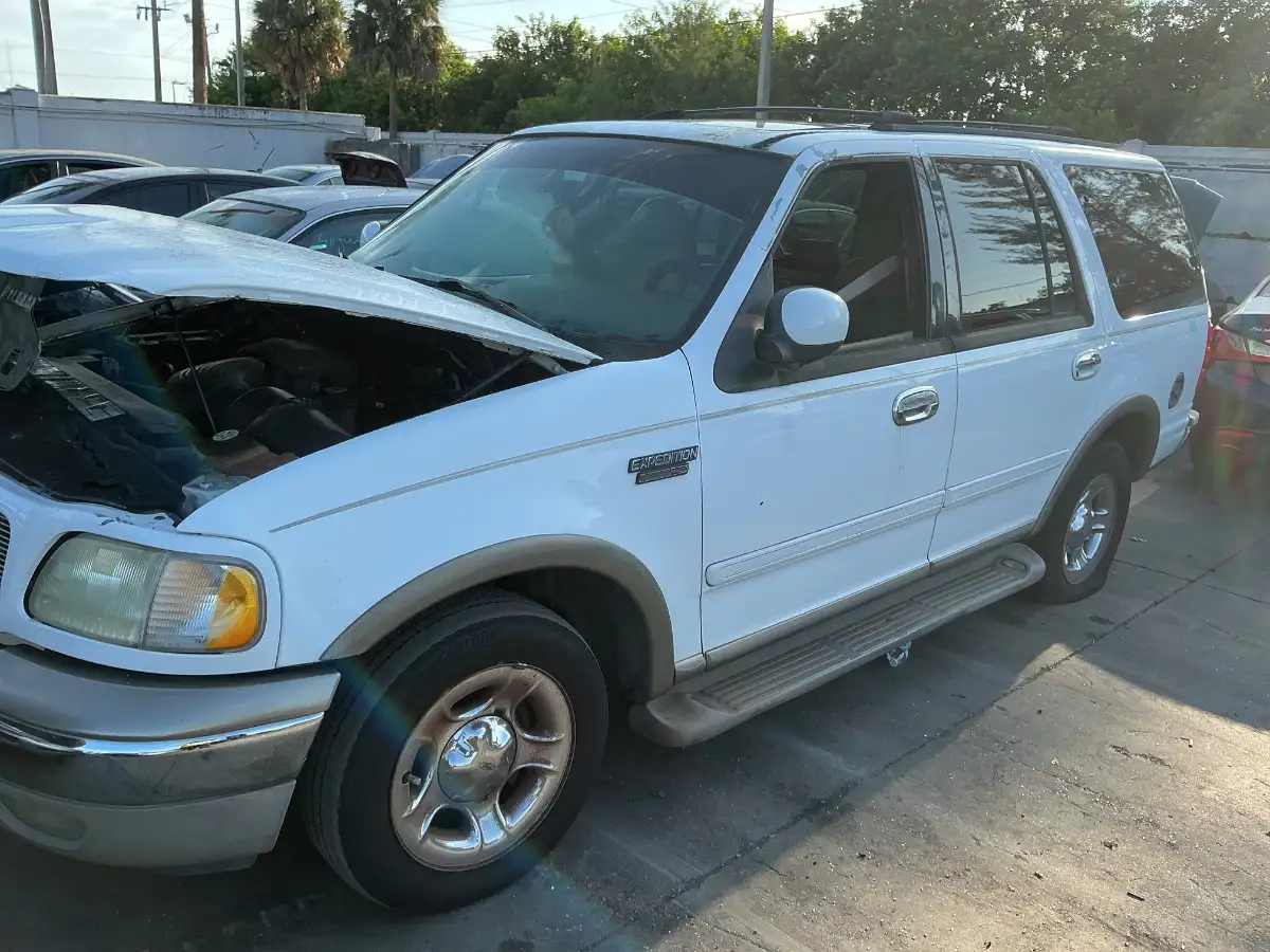 Photo of 2002 Ford Expedition