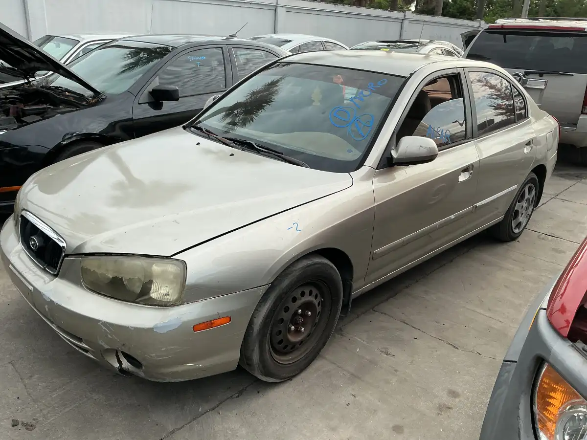 Photo of 2003 Hyundai Elantra