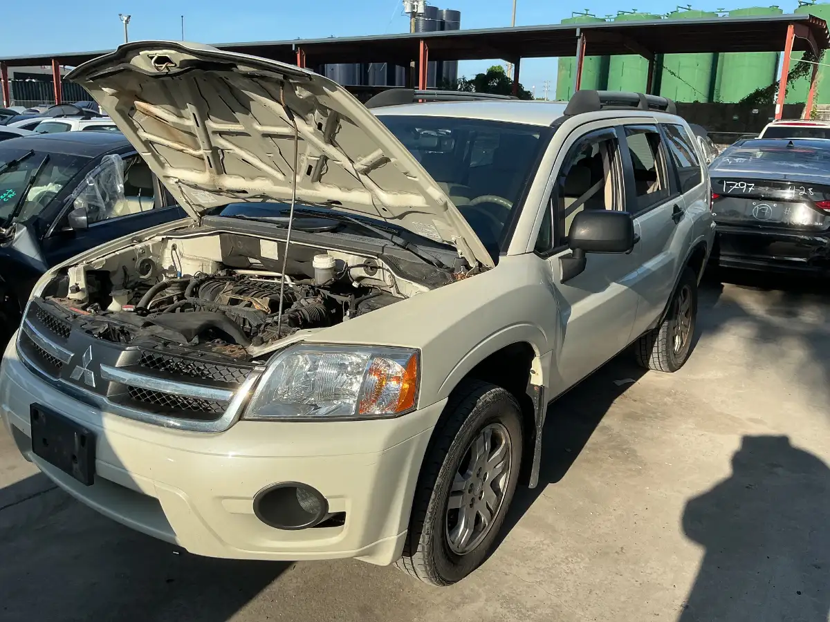 Photo of 2008 Mitsubishi Endeavor