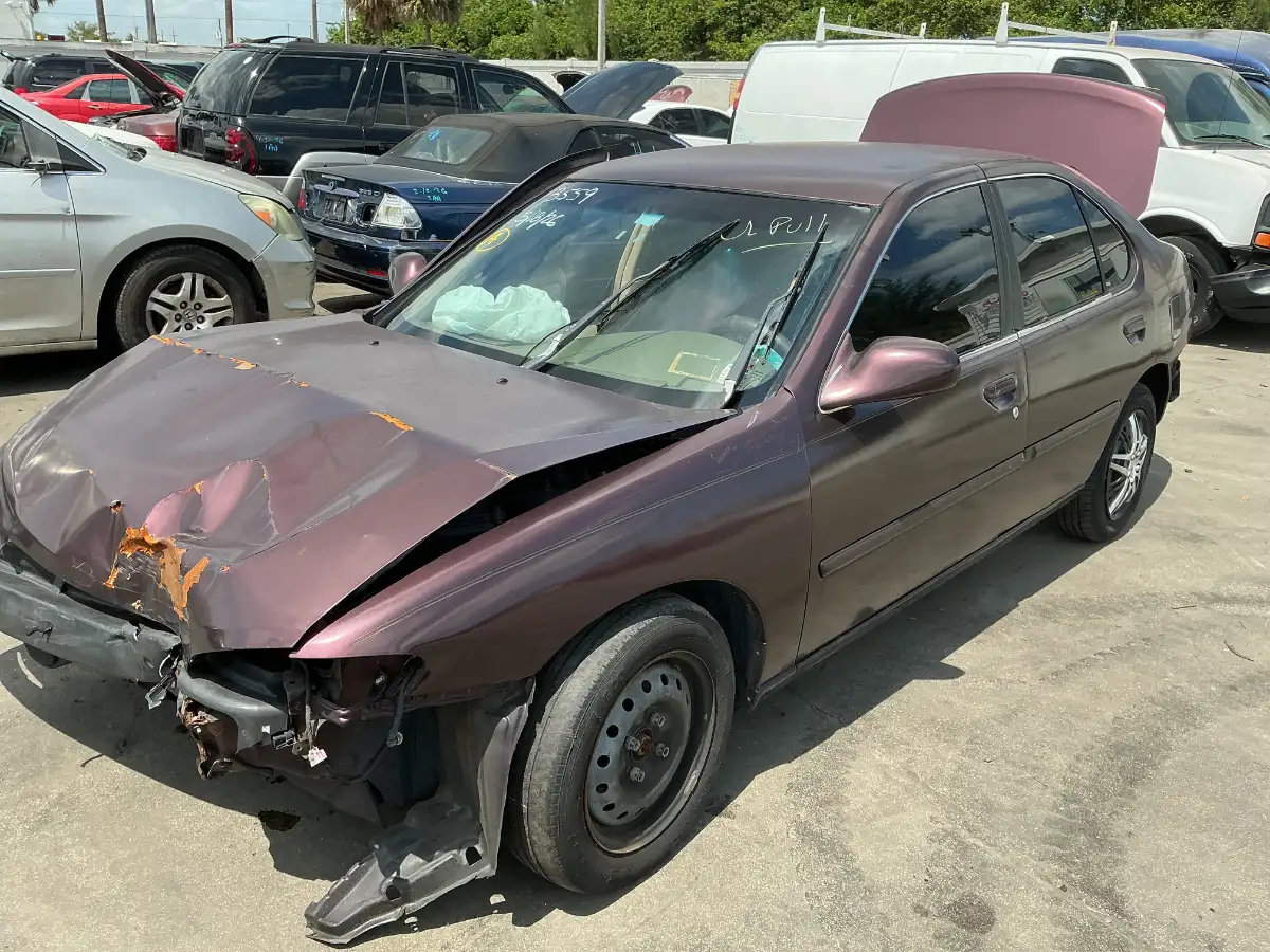 Photo of 2000 Nissan Altima