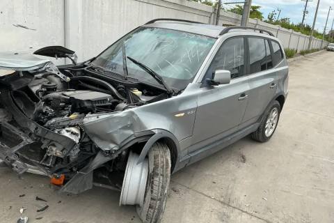 Photo of 2004 Bmw X3