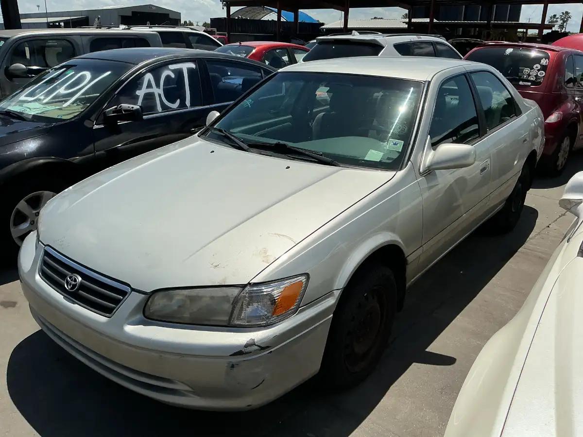 Photo of 2000 Toyota Camry