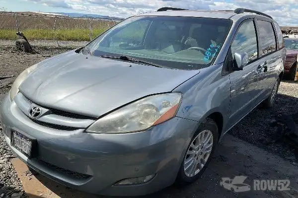 Photo of 2010 Toyota Sienna