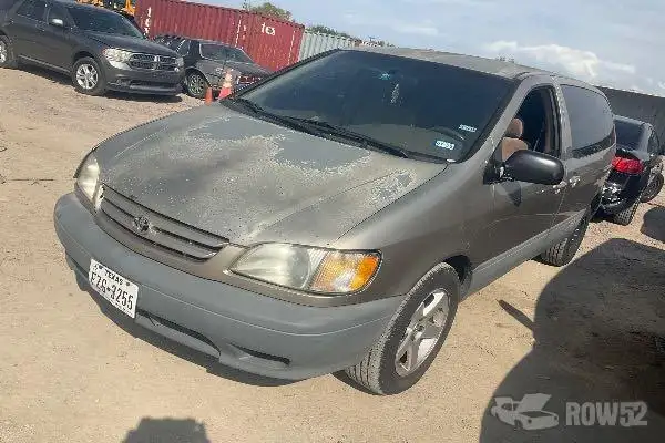 Photo of 2001 Toyota Sienna