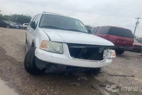 Photo of 2004 Ford Expedition