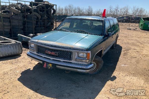 Photo of 1997 GMC Suburban