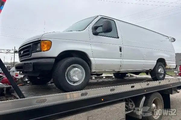 Photo of 2005 Ford Econoline