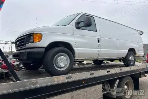 Photo of 2005 Ford Econoline