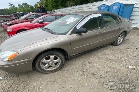 Photo of 2006 Ford Taurus