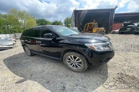 Photo of 2014 Nissan Pathfinder