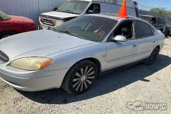 Photo of 2003 Ford Taurus