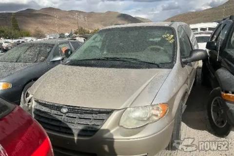 Photo of 2005 Chrysler Town & Country