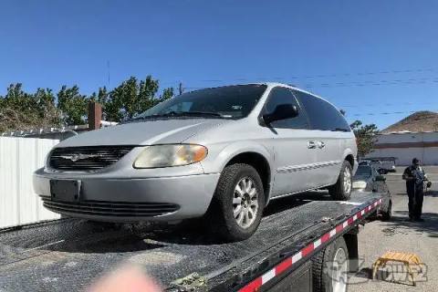 Photo of 2002 Chrysler Town & Country