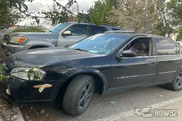Photo of 2000 Nissan Maxima