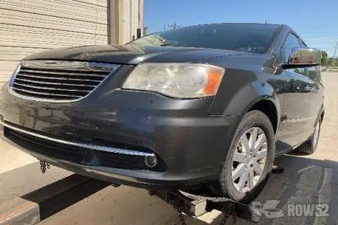 Photo of 2012 Chrysler Town & Country