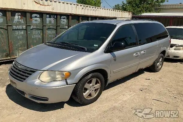 Photo of 2005 Chrysler Town & Country