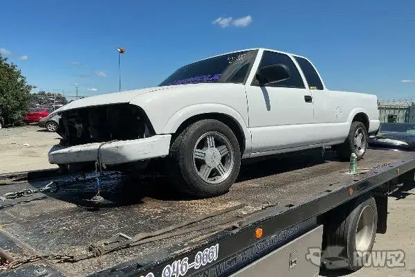 Photo of 2002 Chevrolet S10 Pickup