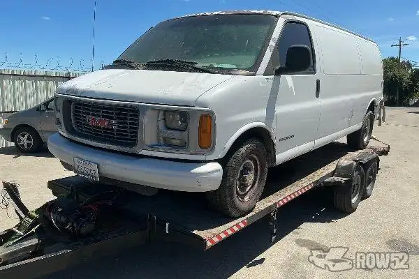 Photo of 2000 GMC Savana