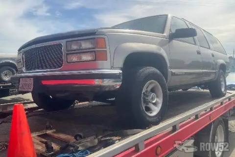 Photo of 1999 GMC Suburban