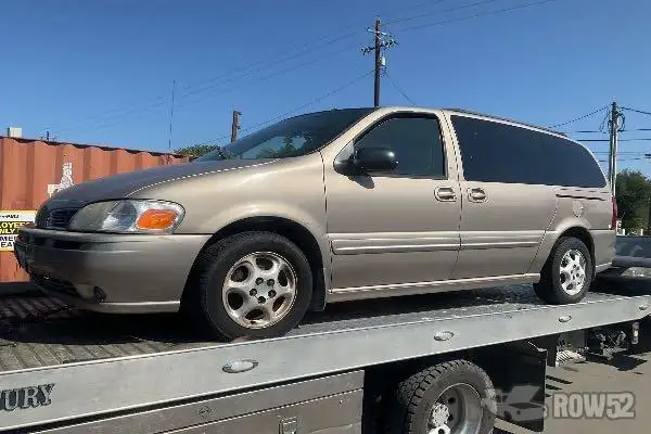 Photo of 2004 Oldsmobile Silhouette