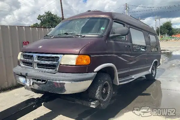 Photo of 1999 Dodge Ram Van
